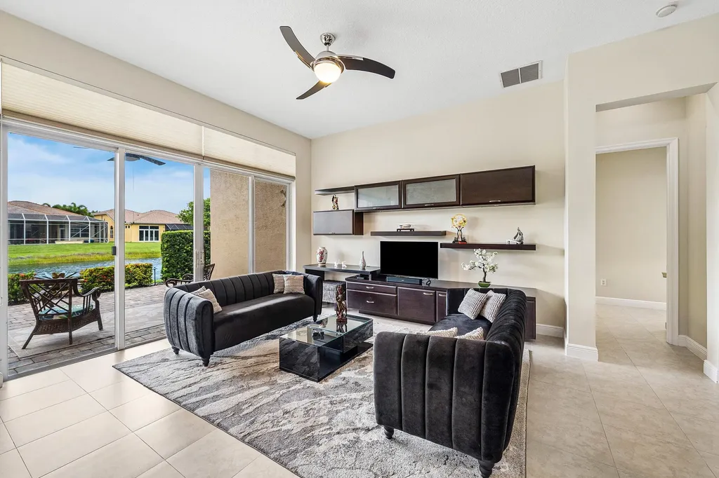 8769 Via Grande E Wellington FL 33411