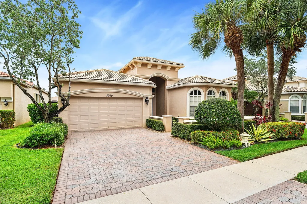 8769 Via Grande E Wellington FL 33411