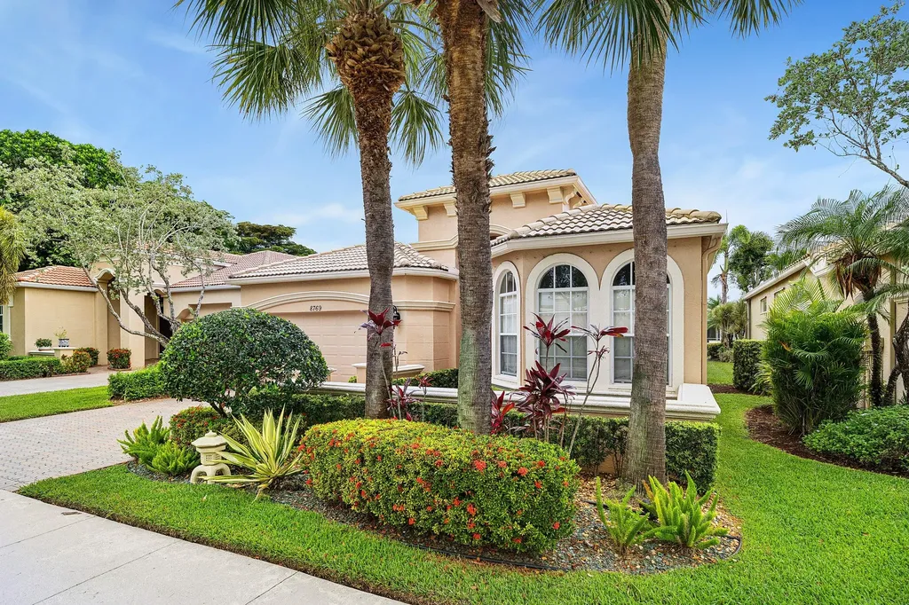 8769 Via Grande E Wellington FL 33411