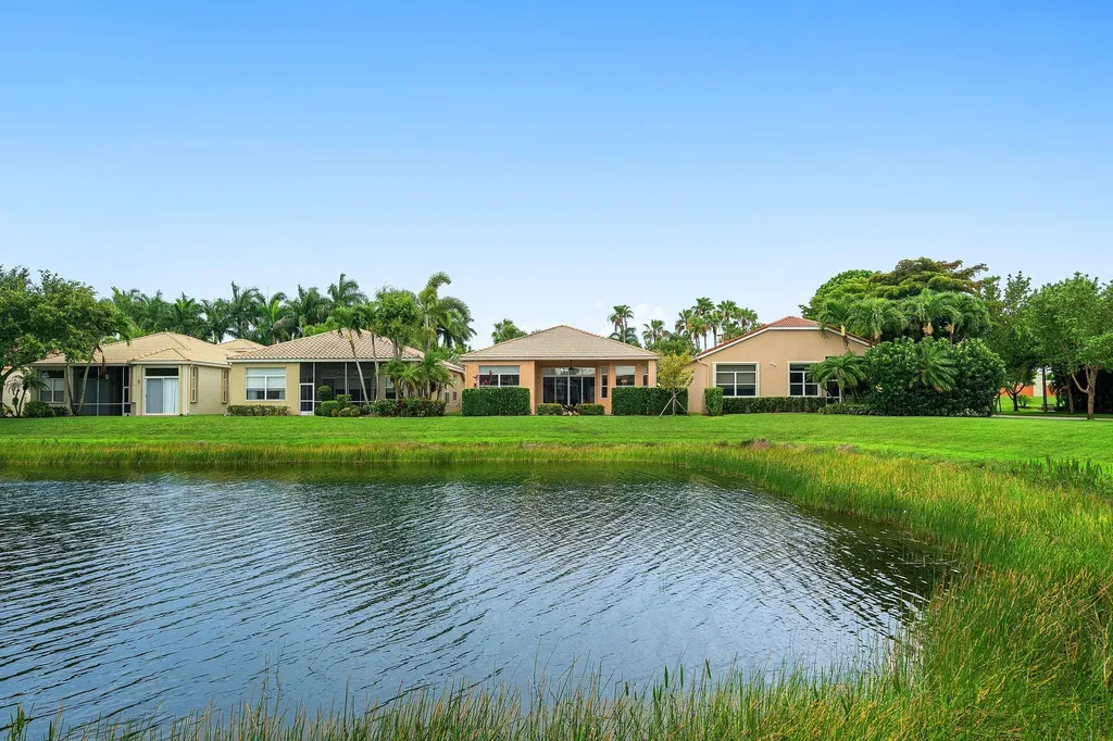 8769 Via Grande E Wellington FL 33411