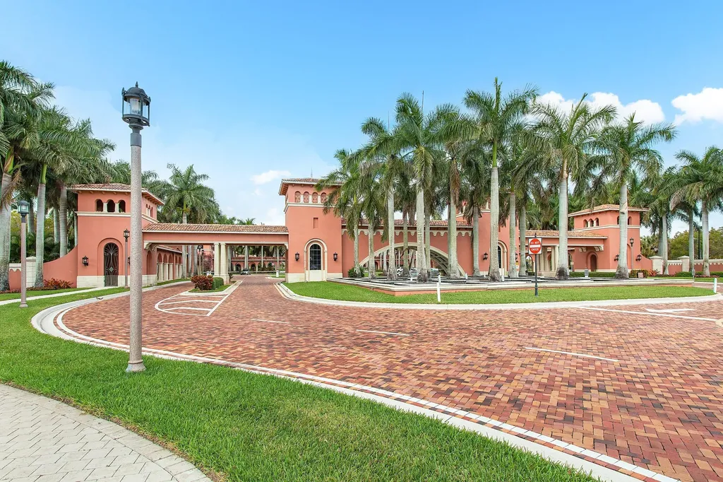 8769 Via Grande E Wellington FL 33411