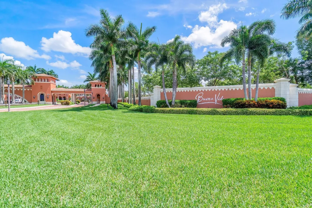 8769 Via Grande E Wellington FL 33411