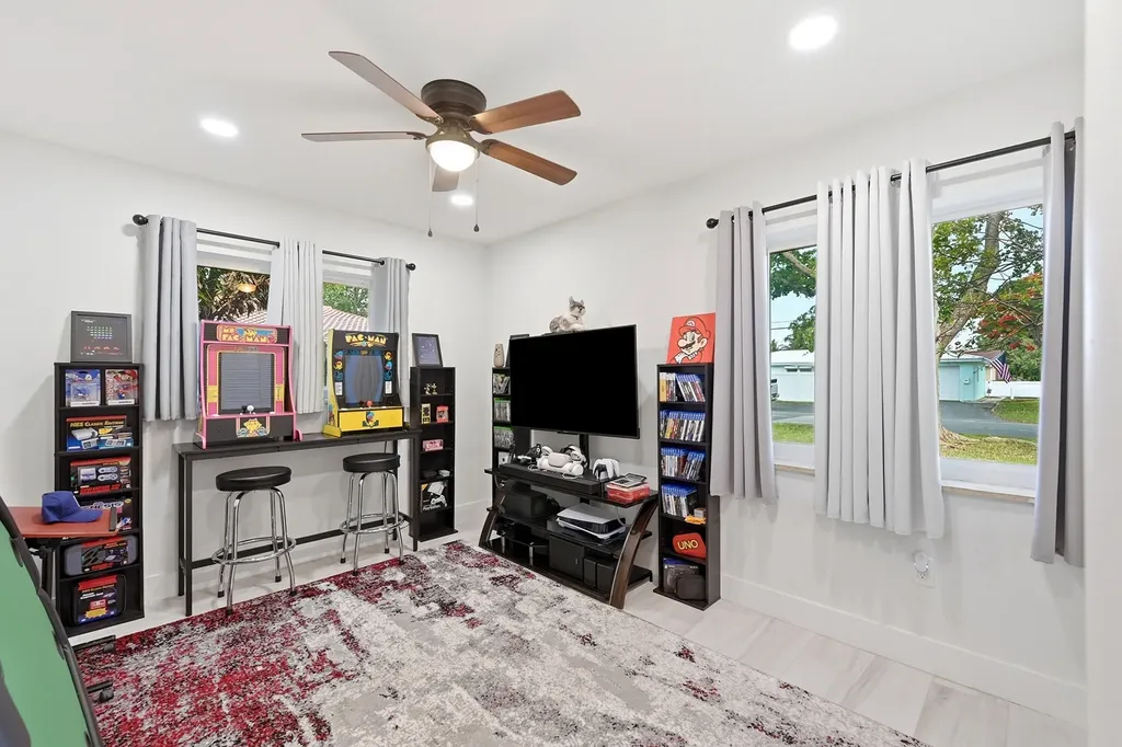141 SE 8th Street Pompano Beach FL 33060
