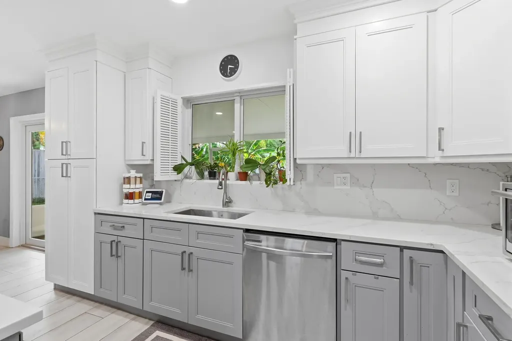 141 SE 8th Street Pompano Beach FL 33060