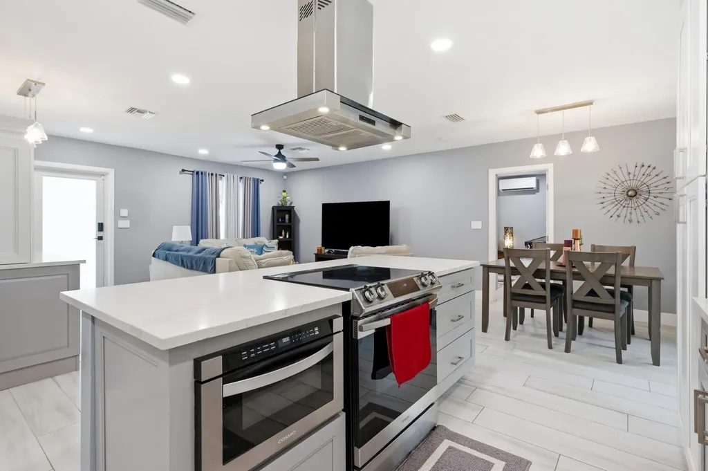 141 SE 8th Street Pompano Beach FL 33060
