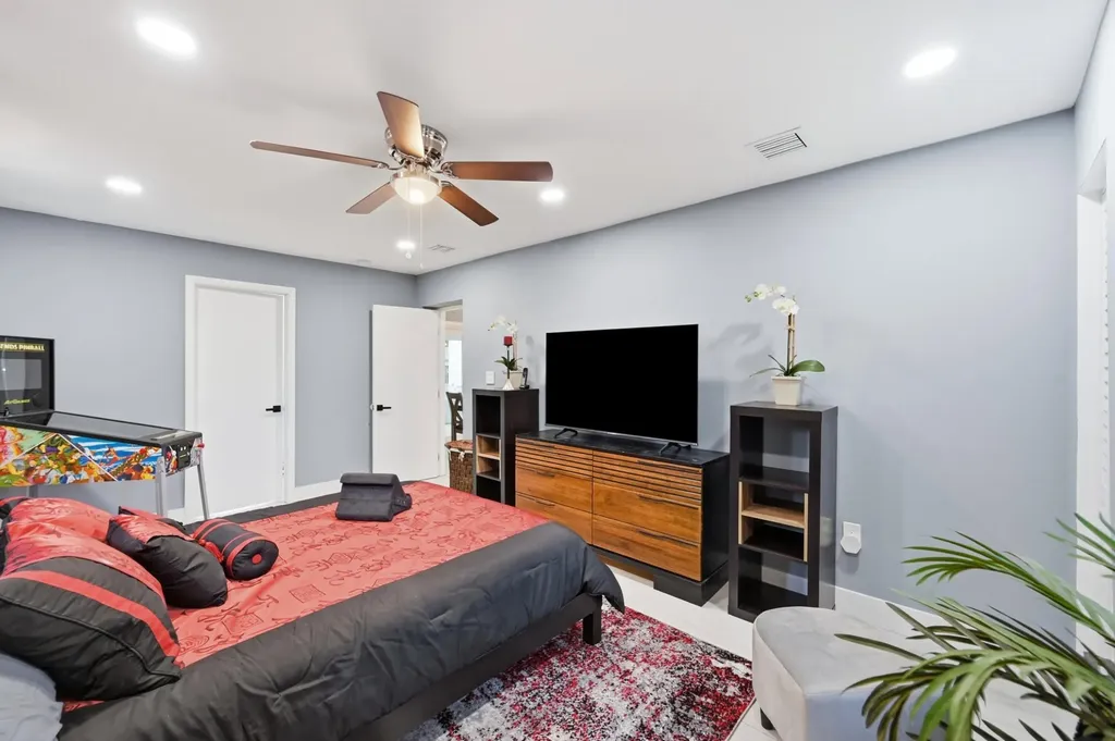 141 SE 8th Street Pompano Beach FL 33060
