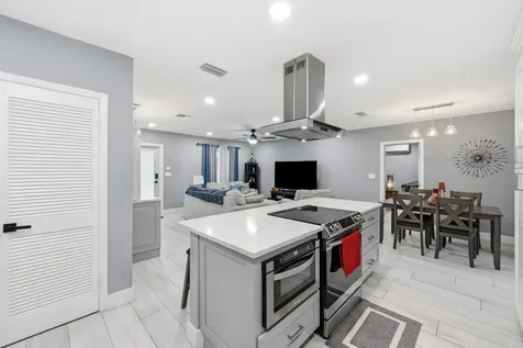 141 SE 8th Street Pompano Beach FL 33060