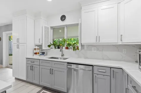 141 SE 8th Street Pompano Beach FL 33060