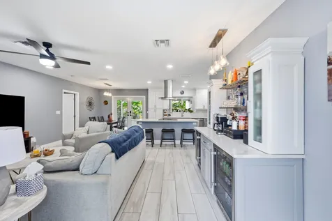 141 SE 8th Street Pompano Beach FL 33060
