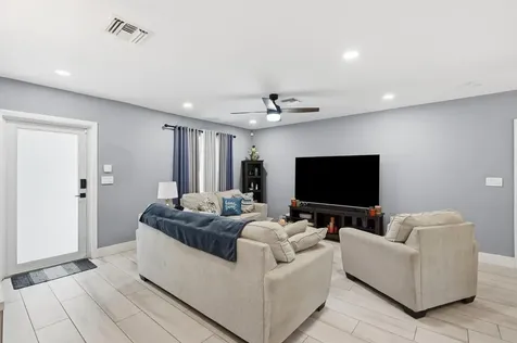 141 SE 8th Street Pompano Beach FL 33060