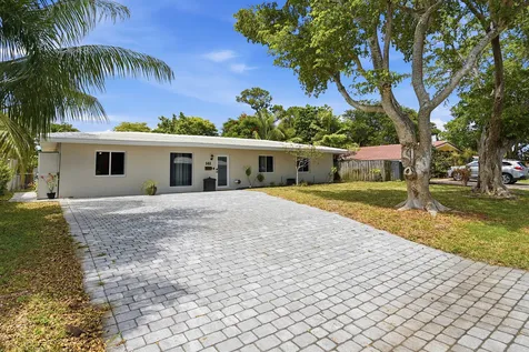 141 SE 8th Street Pompano Beach FL 33060