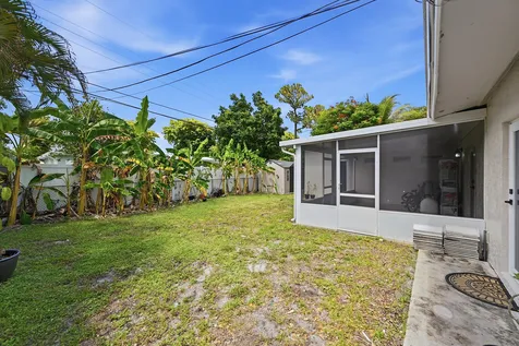 141 SE 8th Street Pompano Beach FL 33060