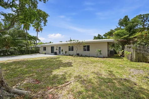 141 SE 8th Street Pompano Beach FL 33060