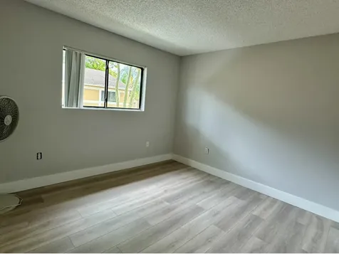 9473 Palm Circle N Pembroke Pines FL 33025