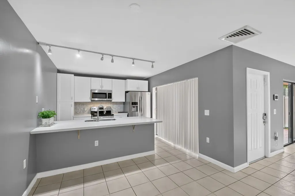 7109 71st Way West Palm Beach FL 33407
