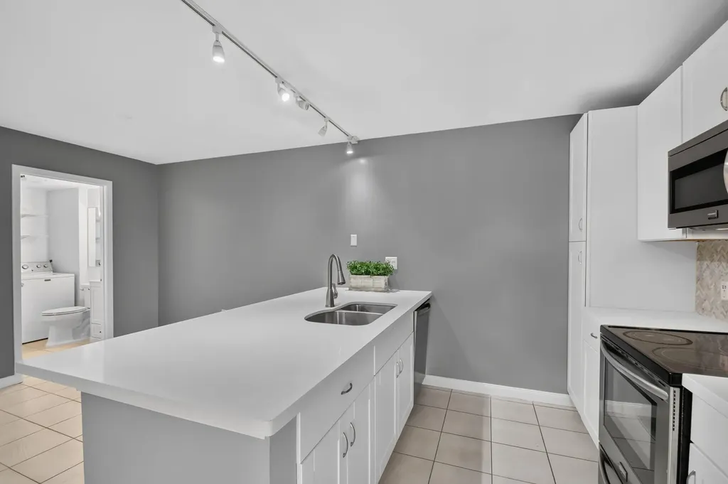 7109 71st Way West Palm Beach FL 33407
