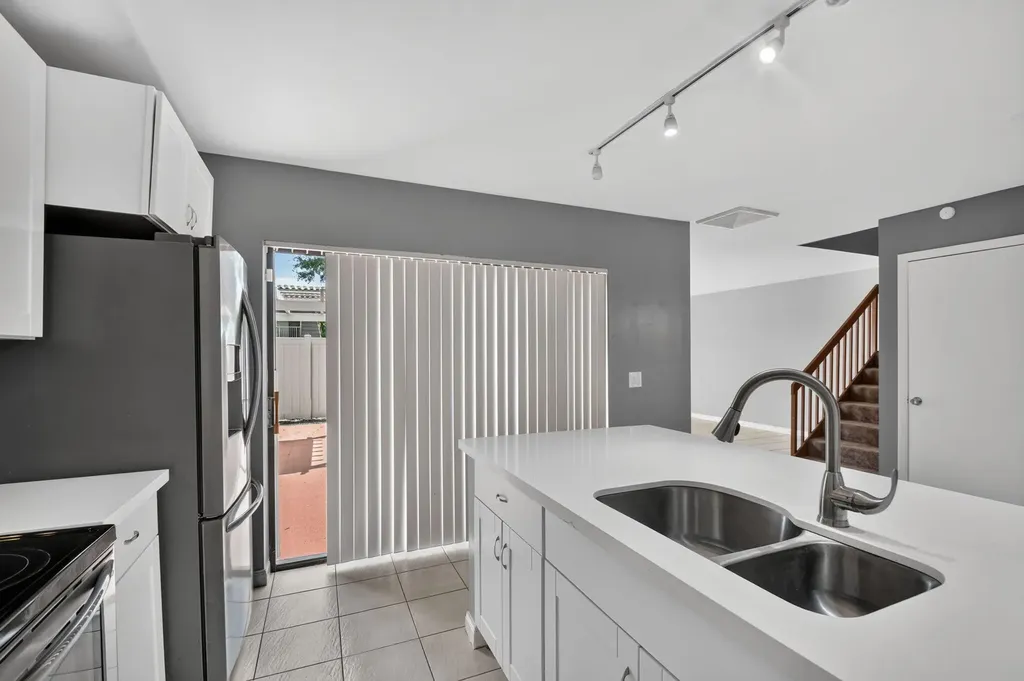 7109 71st Way West Palm Beach FL 33407