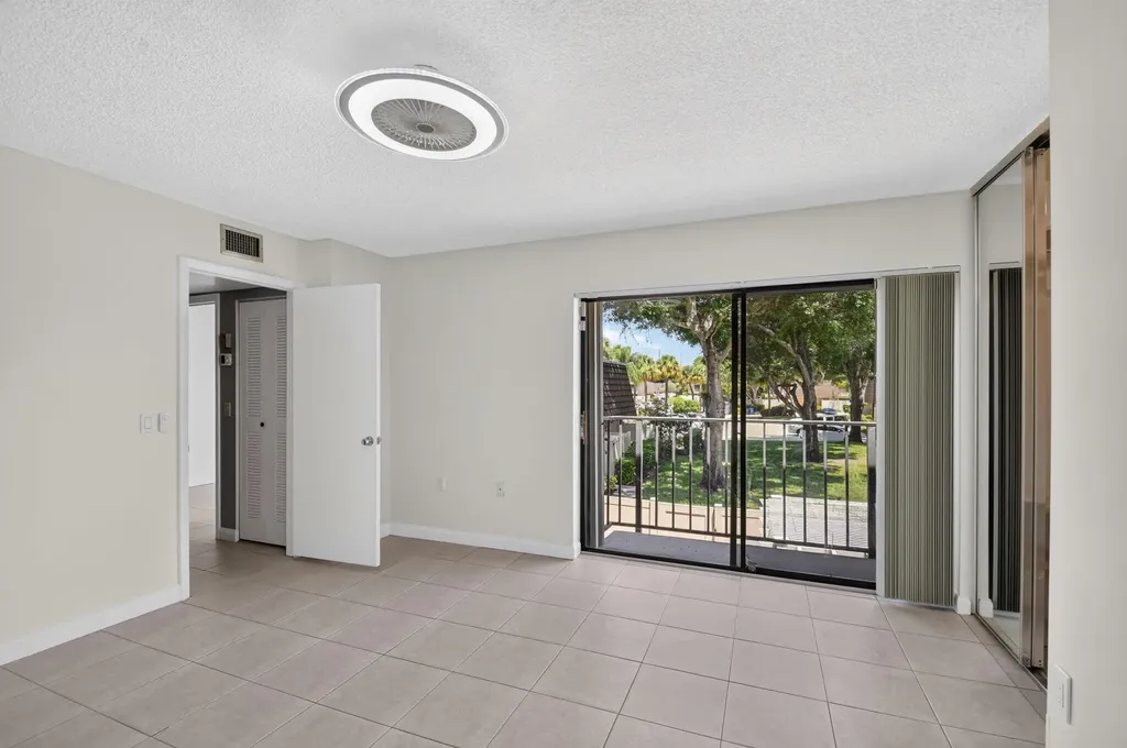 7109 71st Way West Palm Beach FL 33407