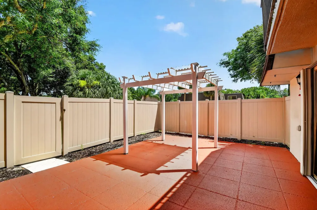 7109 71st Way West Palm Beach FL 33407