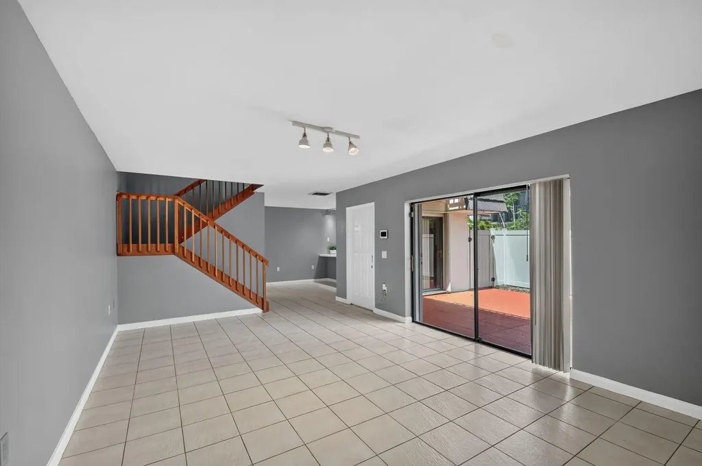7109 71st Way West Palm Beach FL 33407