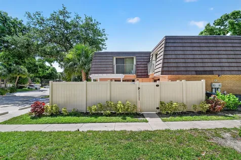 7109 71st Way West Palm Beach FL 33407