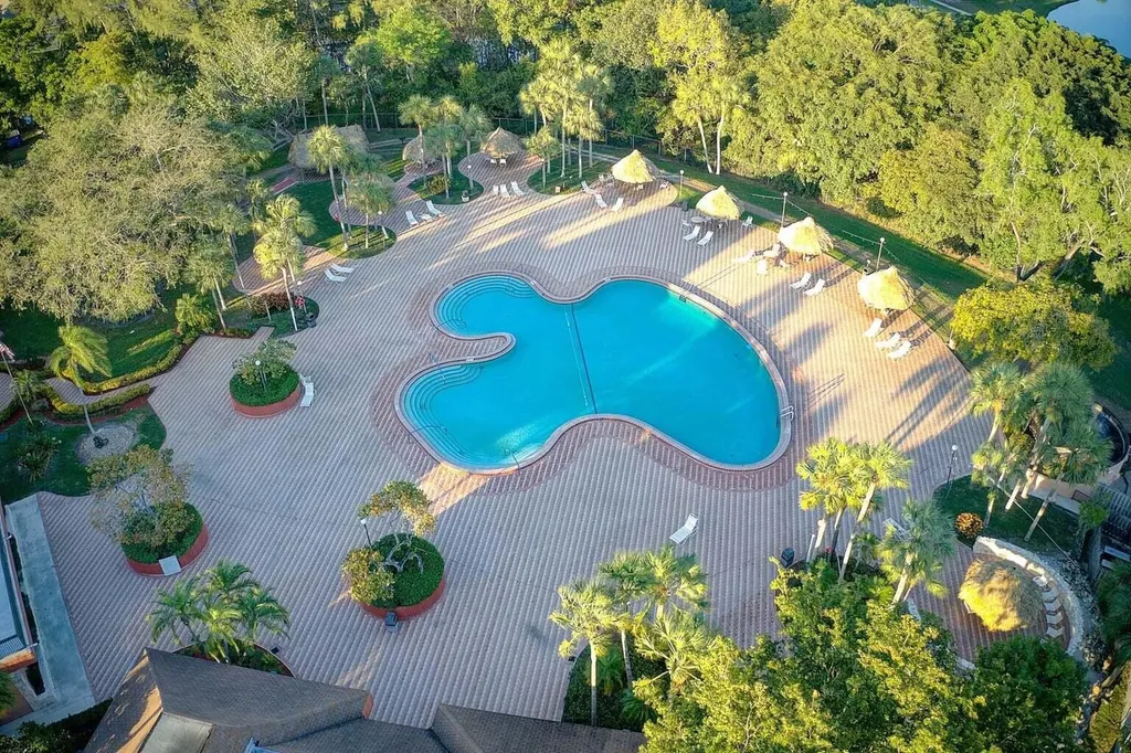 3071 Holiday Springs Boulevard Margate FL 33063