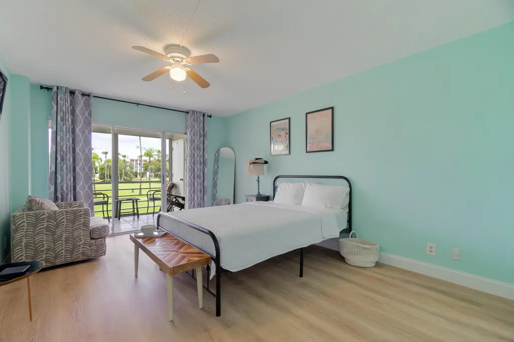 3661 Via Poinciana Lake Worth FL 33467