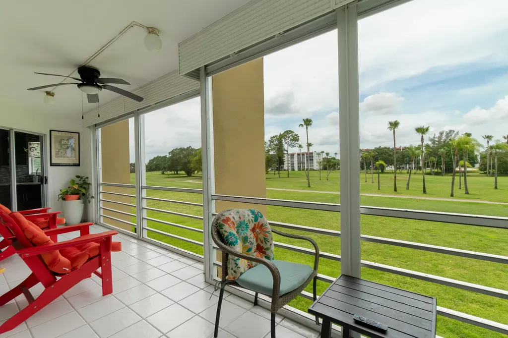 3661 Via Poinciana Lake Worth FL 33467