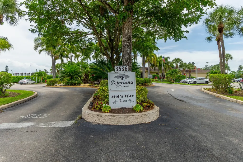 3661 Via Poinciana Lake Worth FL 33467