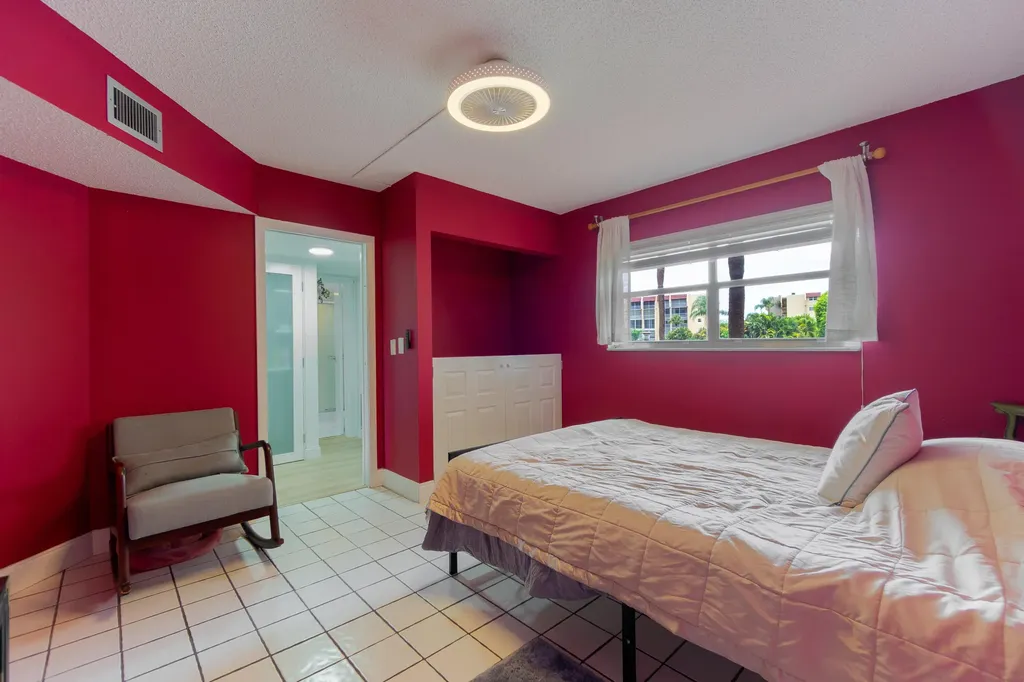 3661 Via Poinciana Lake Worth FL 33467