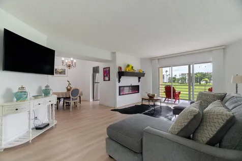 3661 Via Poinciana Lake Worth FL 33467