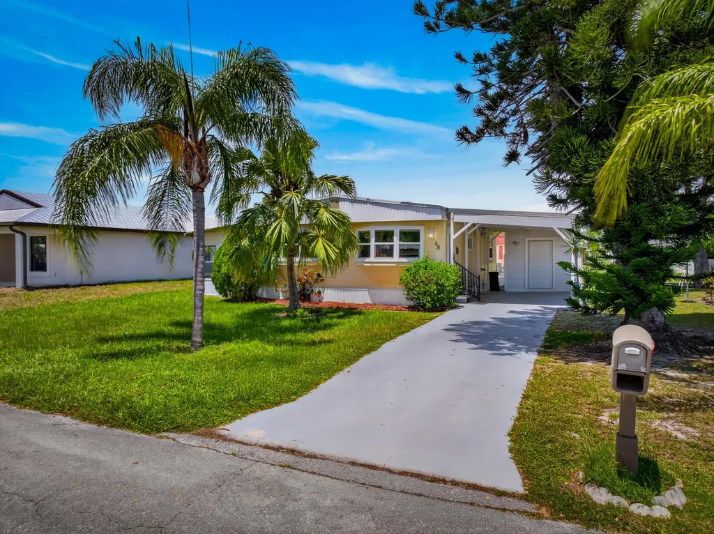 48 Florida Way Port St Lucie FL 34952