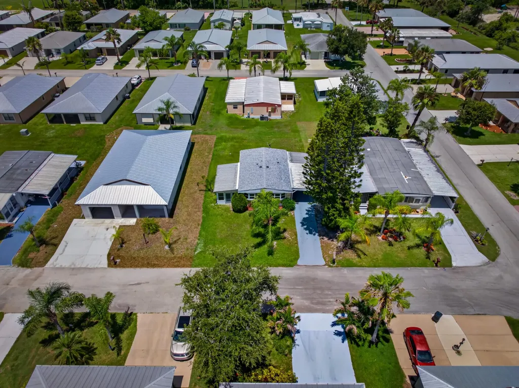 48 Florida Way Port St Lucie FL 34952