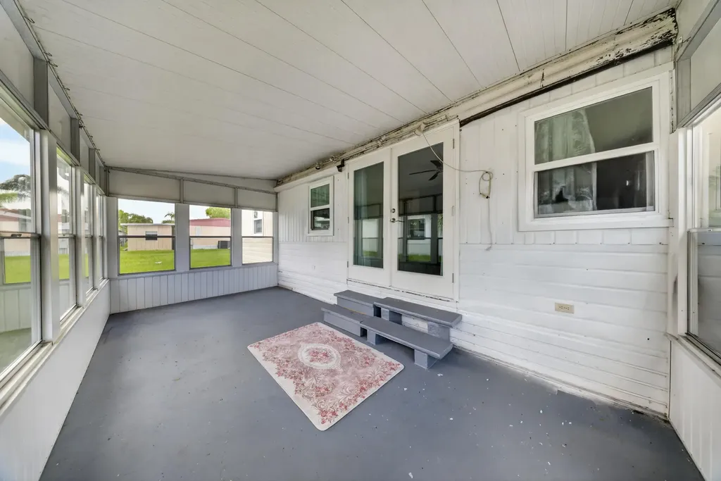 48 Florida Way Port St Lucie FL 34952