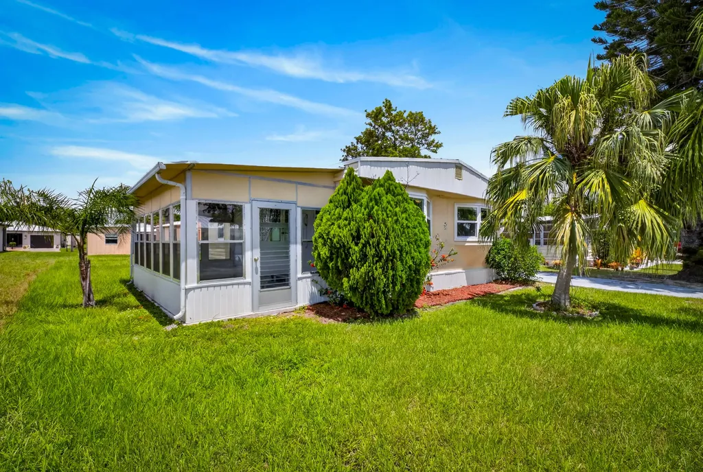 48 Florida Way Port St Lucie FL 34952