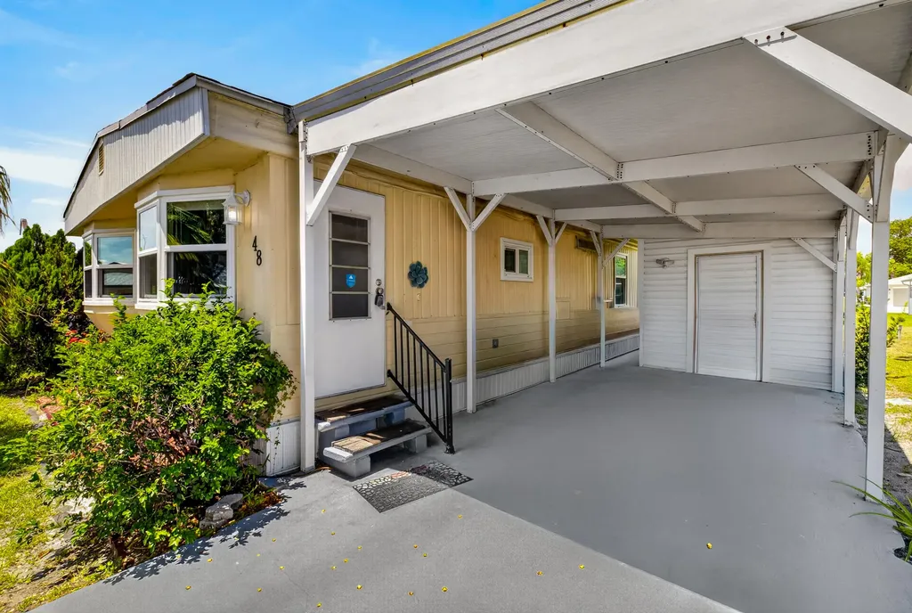 48 Florida Way Port St Lucie FL 34952