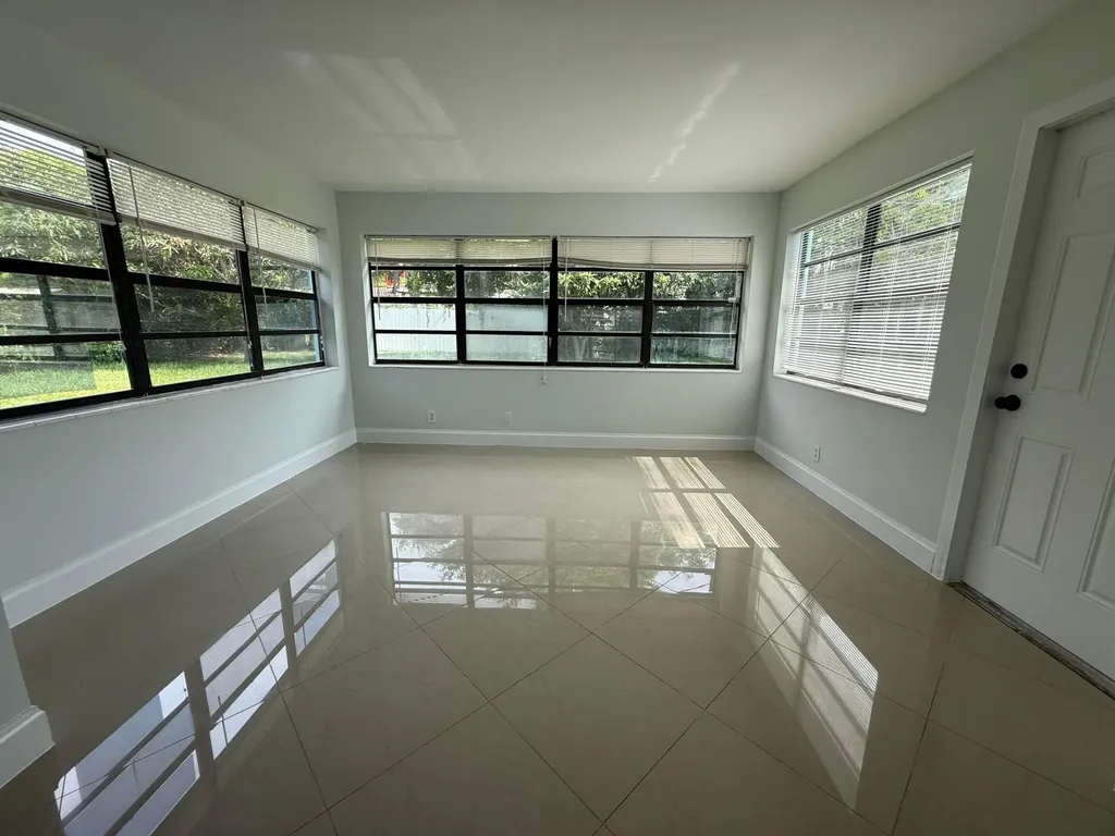 477 NE 35th Street Boca Raton FL 33431