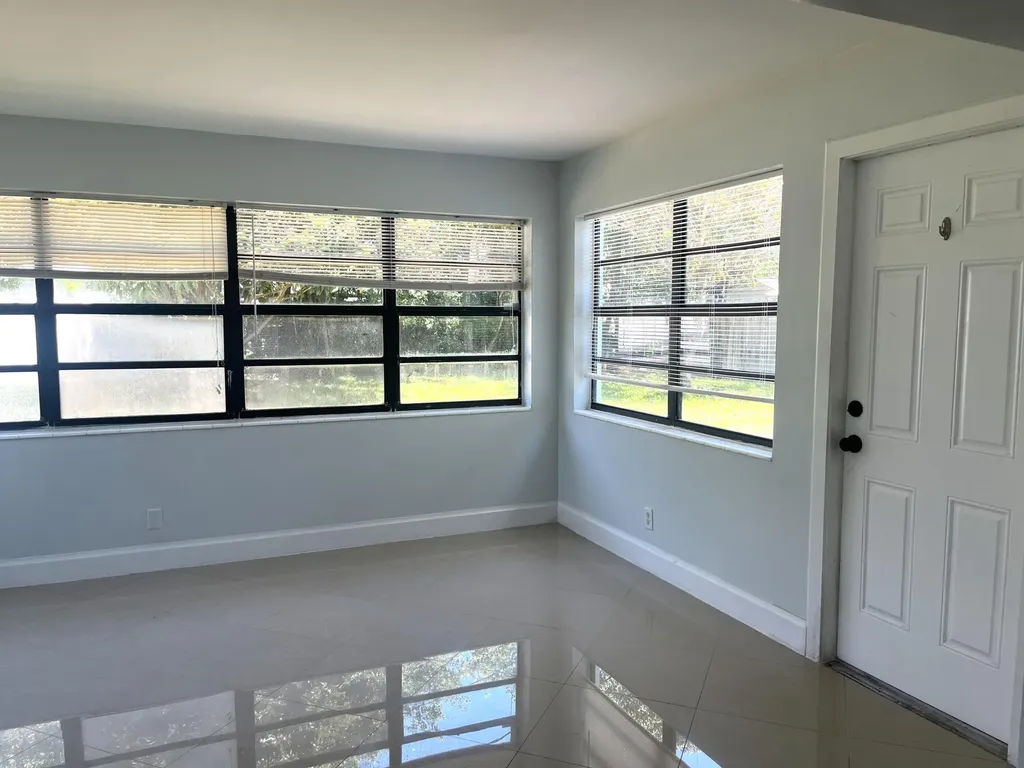 477 NE 35th Street Boca Raton FL 33431