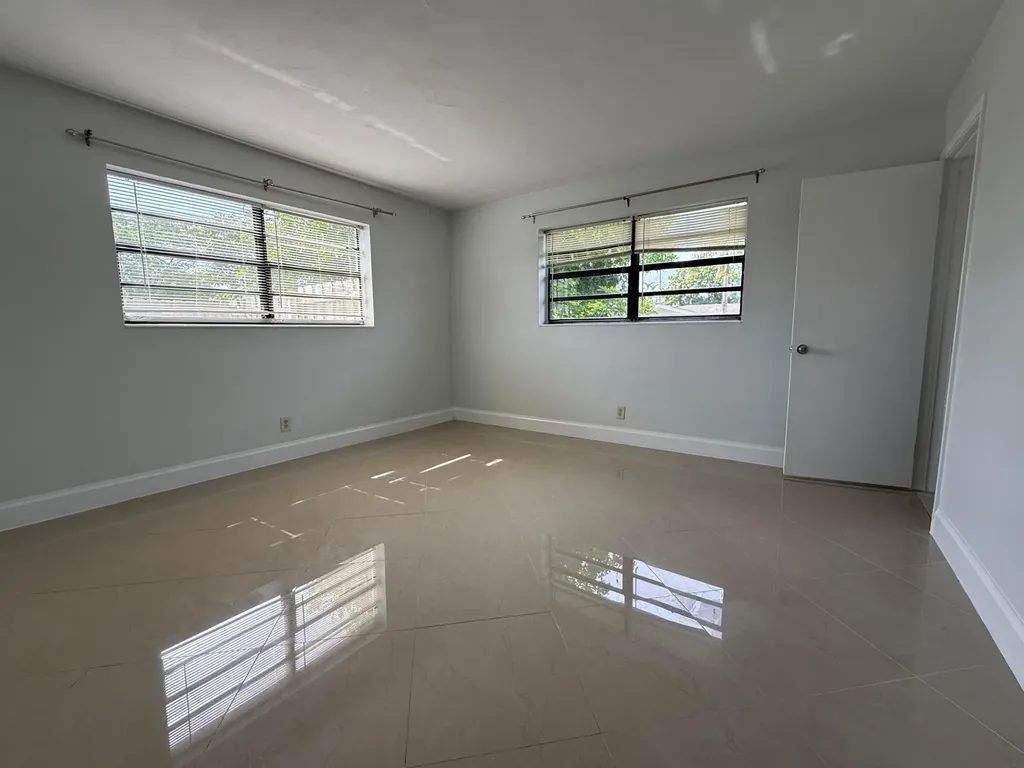 477 NE 35th Street Boca Raton FL 33431