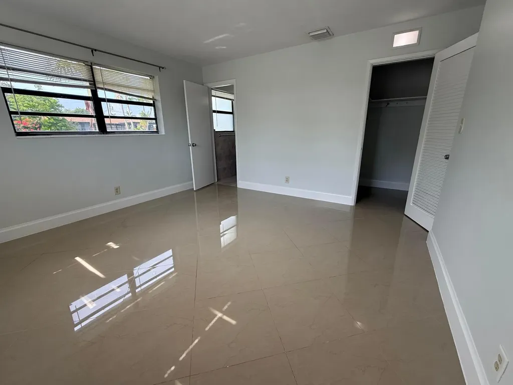 477 NE 35th Street Boca Raton FL 33431