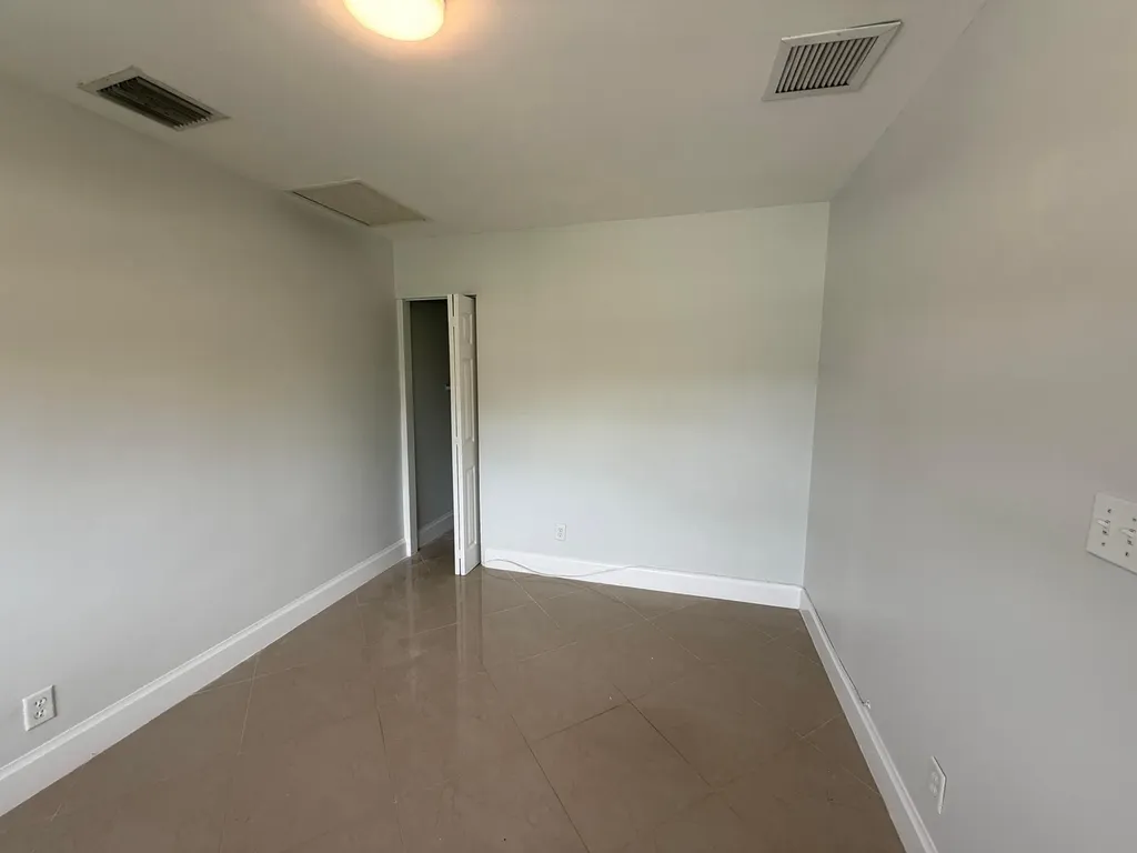 477 NE 35th Street Boca Raton FL 33431