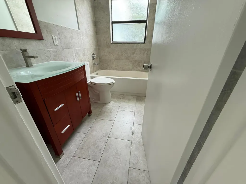 477 NE 35th Street Boca Raton FL 33431