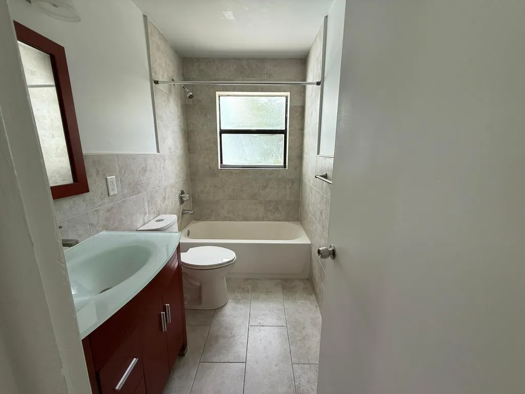 477 NE 35th Street Boca Raton FL 33431