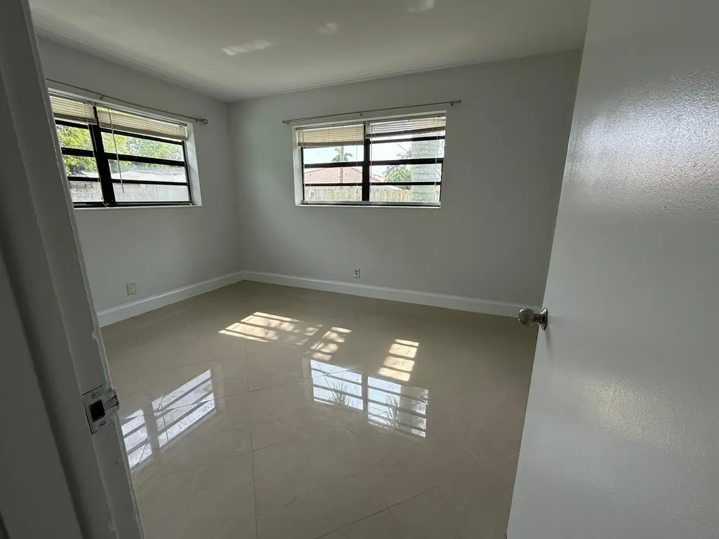 477 NE 35th Street Boca Raton FL 33431