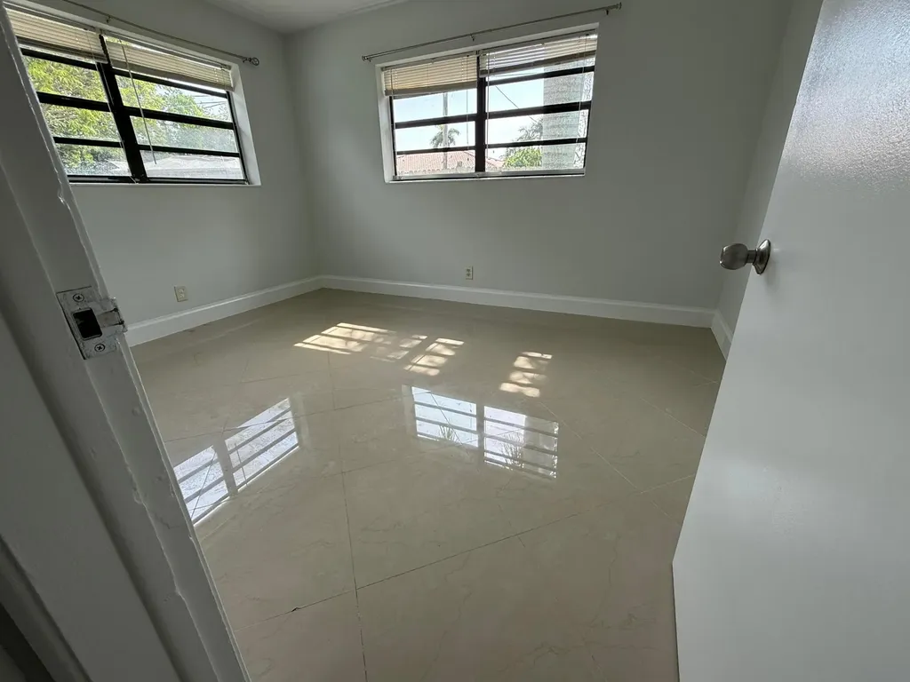477 NE 35th Street Boca Raton FL 33431