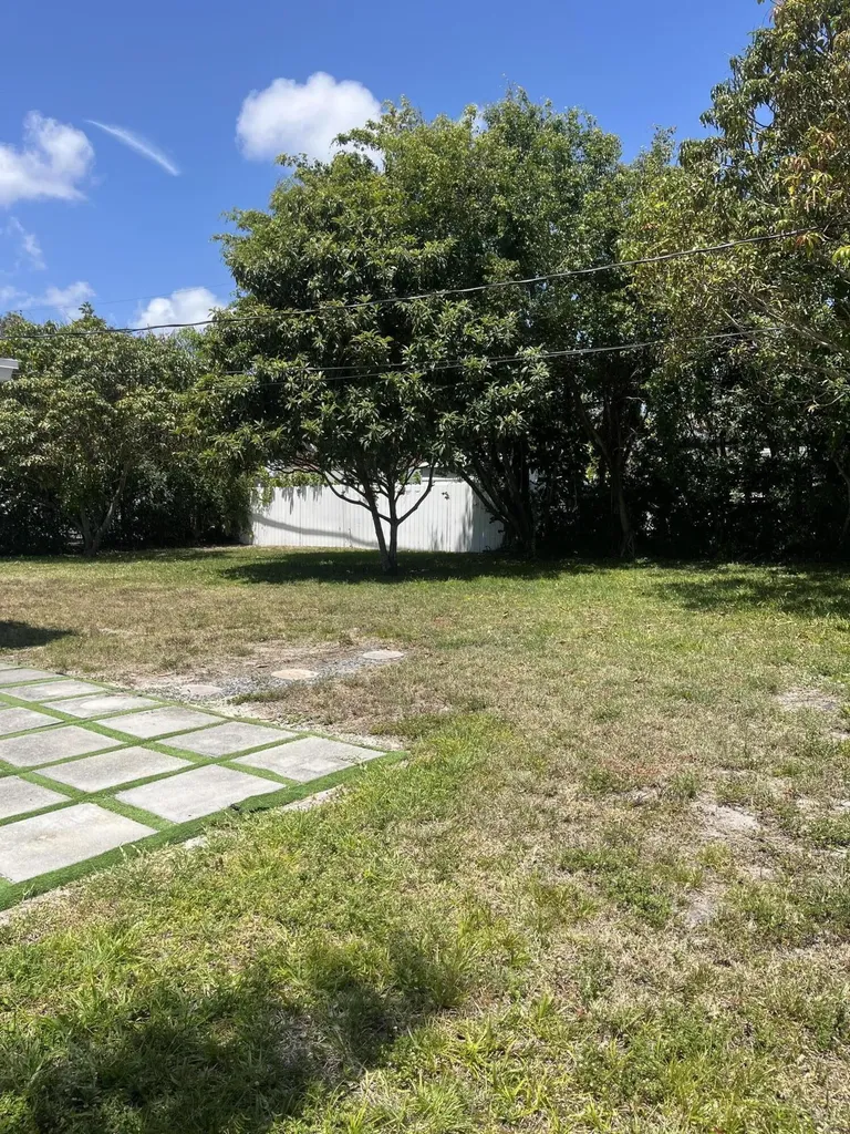 477 NE 35th Street Boca Raton FL 33431