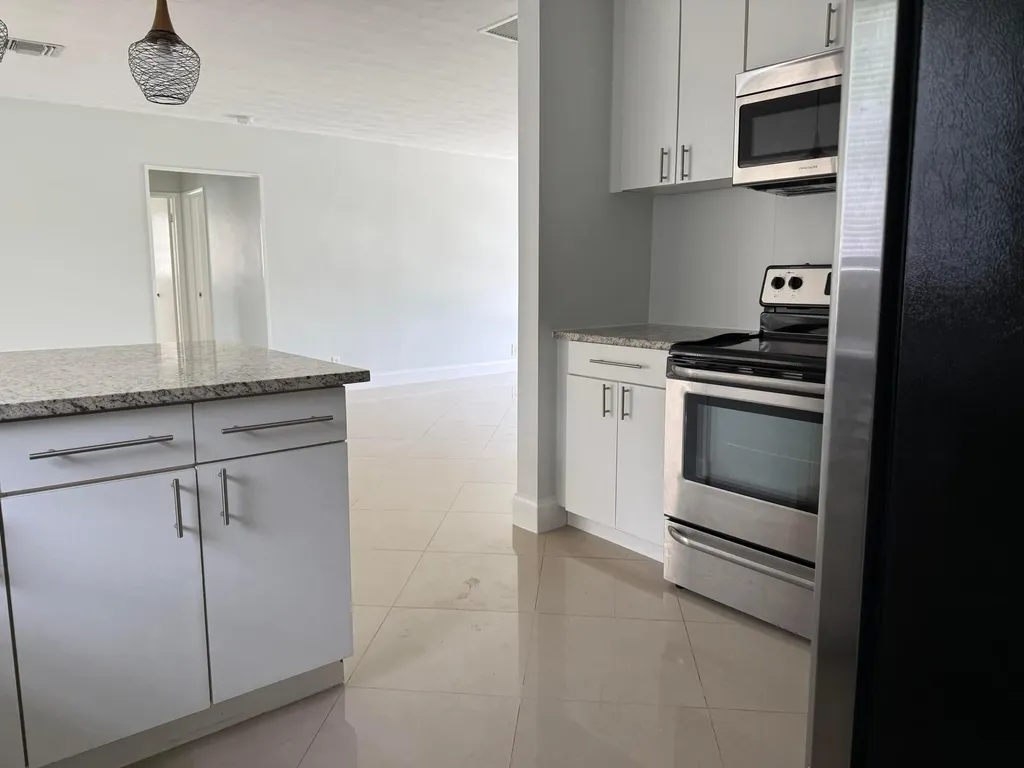 477 NE 35th Street Boca Raton FL 33431