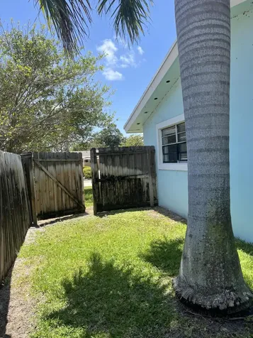 477 NE 35th Street Boca Raton FL 33431