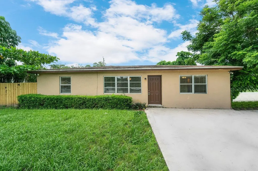 5854 Kumquat Road West Palm Beach FL 33413