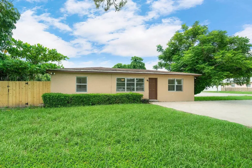 5854 Kumquat Road West Palm Beach FL 33413